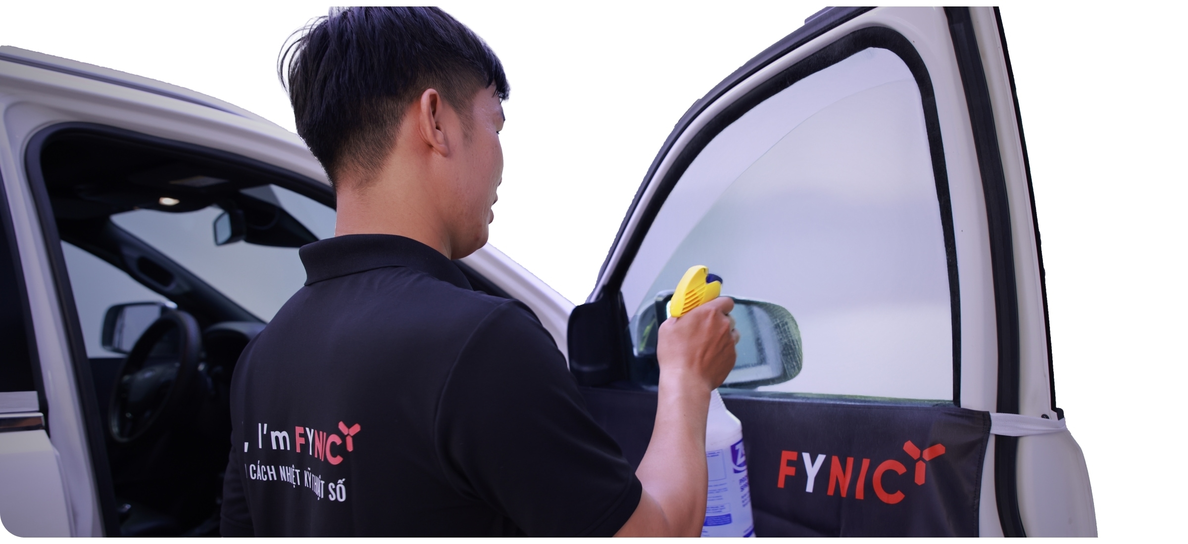 Quy trình dán phim cách nhiệt kính sườn, kính hậu