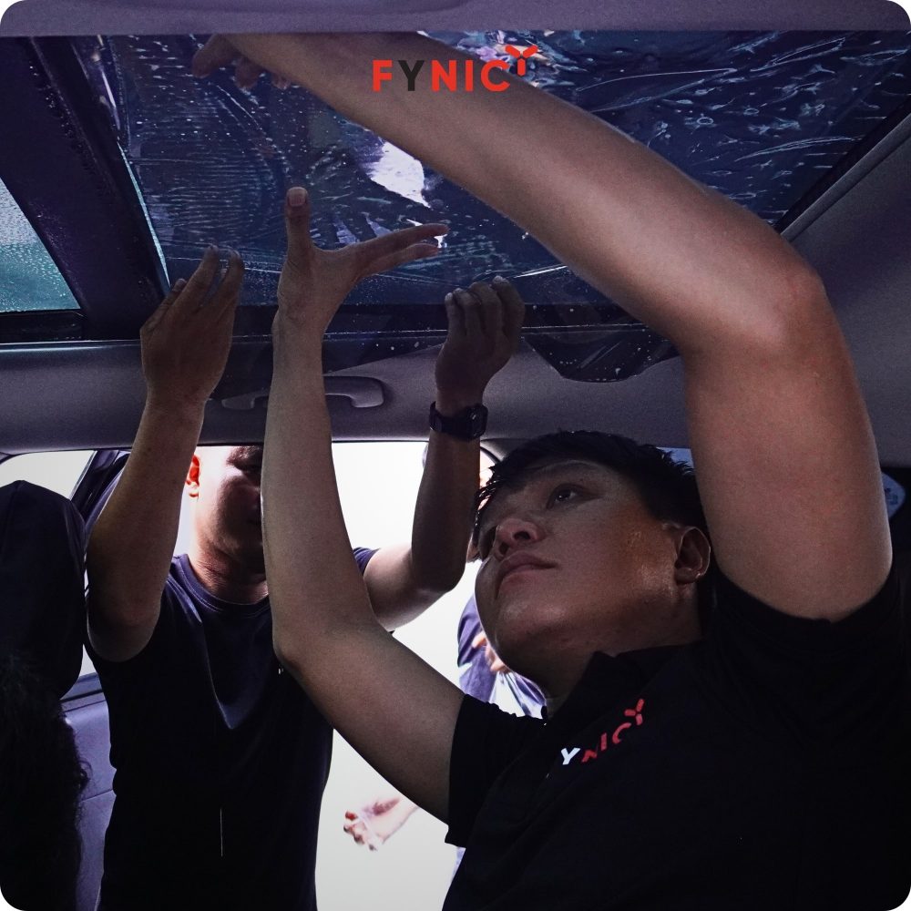 Dán phim cách nhiệt cửa sổ trời