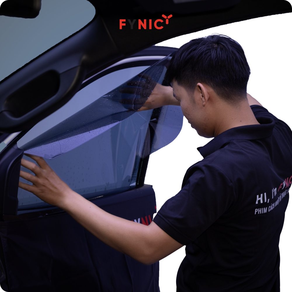 Dán phim cách nhiệt kính sườn, kính hậu