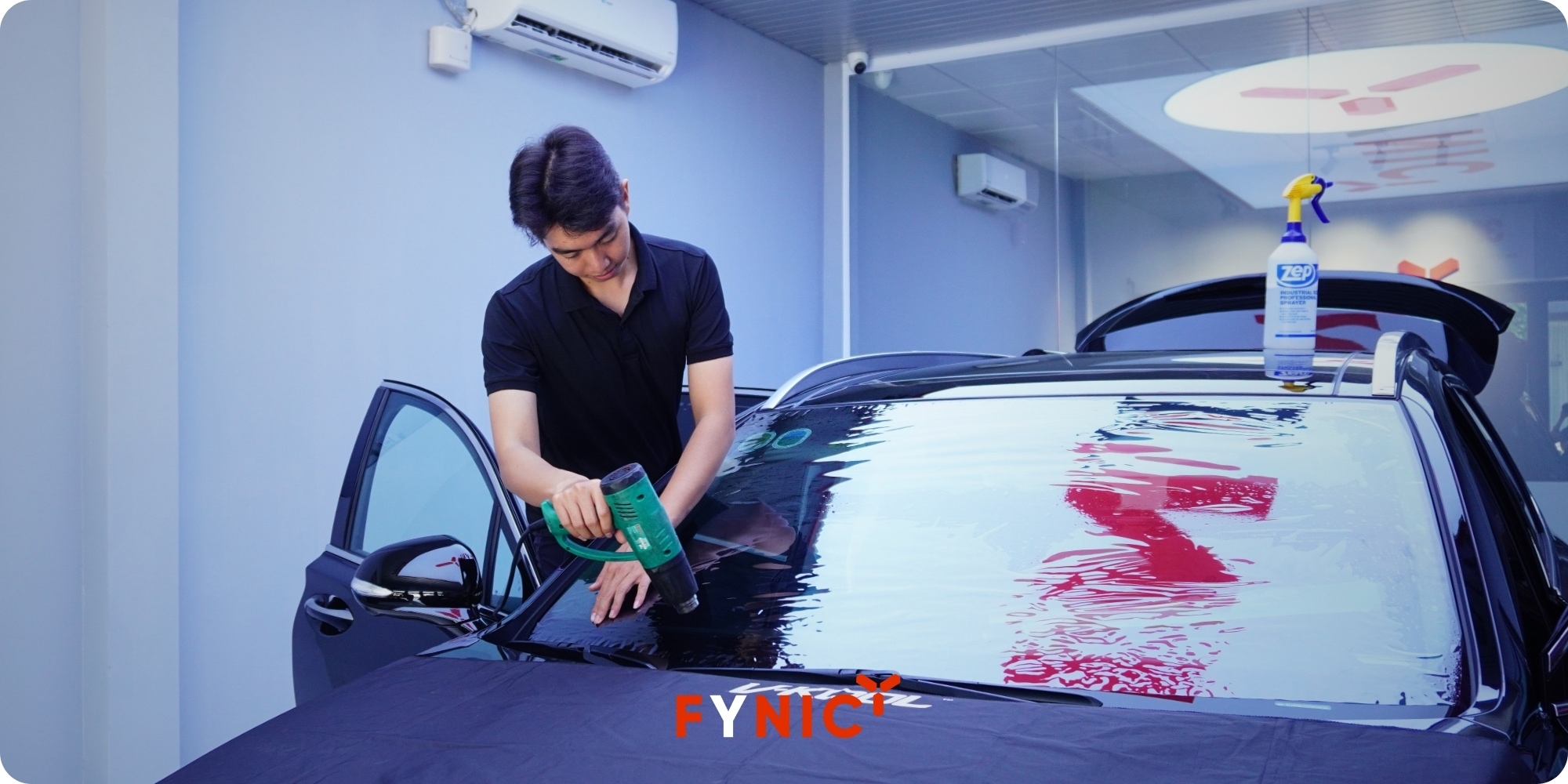 Top 4 loại vật liệu cách nhiệt ô tô phổ biến, chống nóng tốt 2 Phim cách nhiệt ô tô là vật liệu cách nhiệt ô tô phổ biến hiện nay