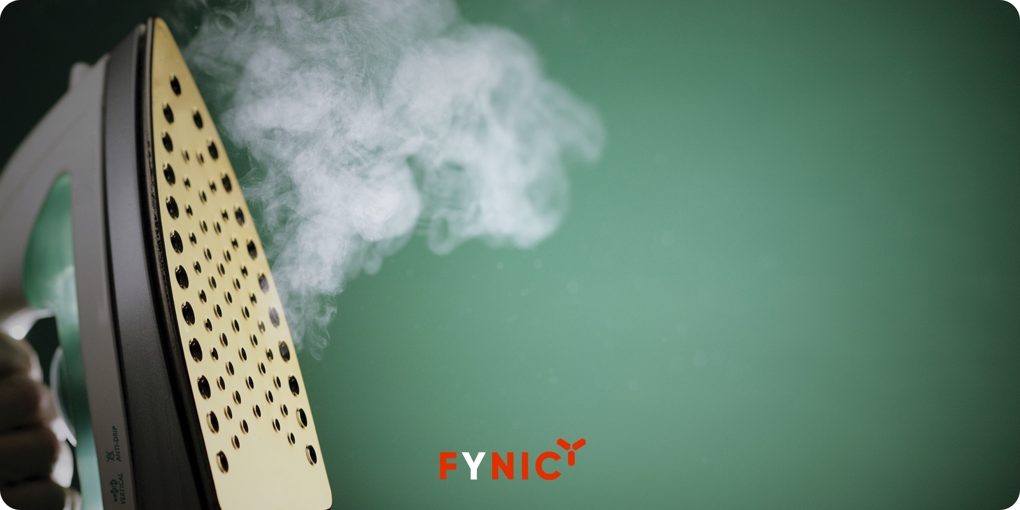 Hướng dẫn các cách bóc phim cách nhiệt đơn giản và lưu ý khi thực hiện 3 Phương pháp Steam Cleaning sử dụng hơi nước nóng từ bàn là để làm mềm keo phim