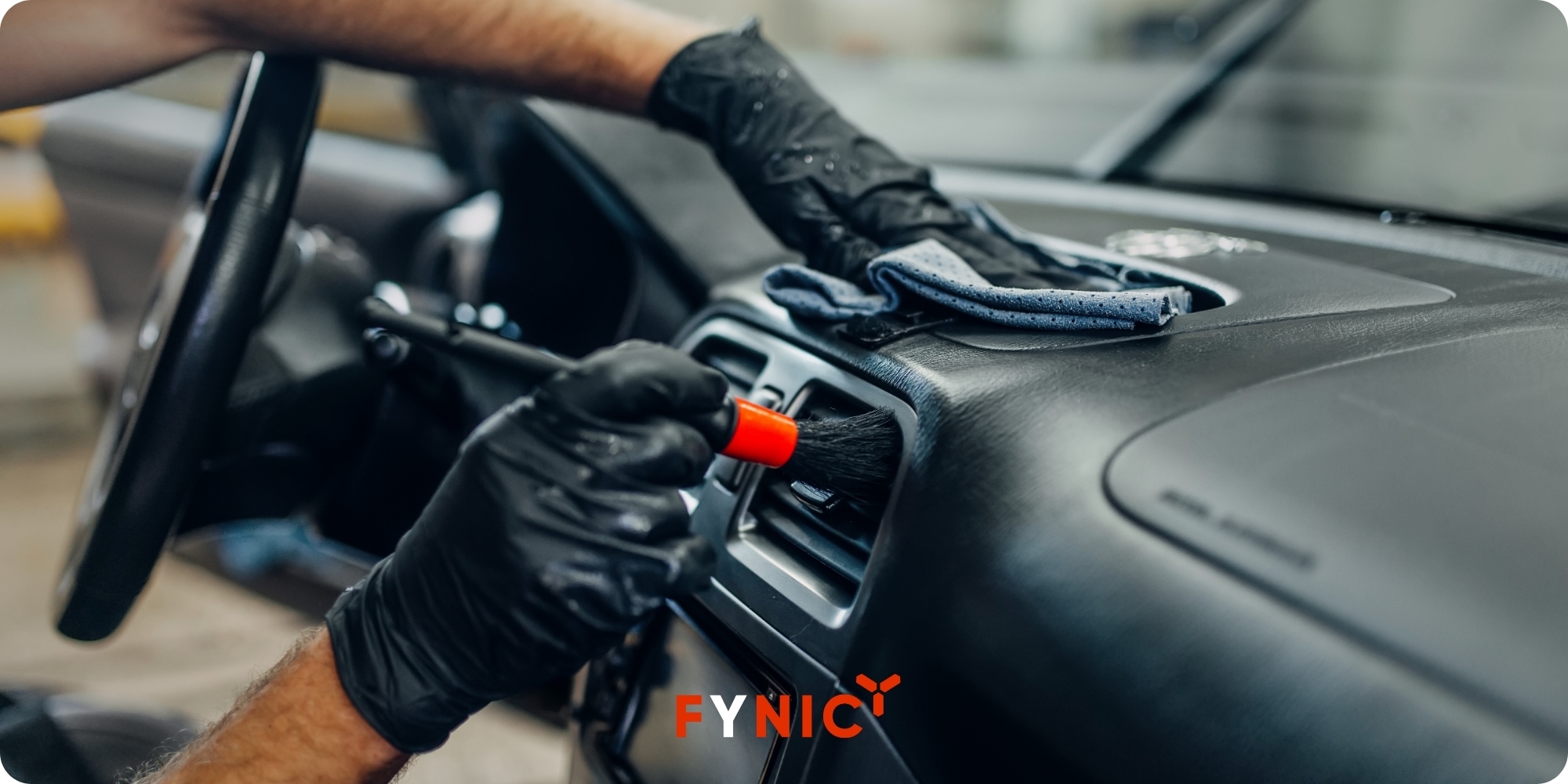 Để xe dưới trời nắng gây hại gì cho ô tô? 8 Thường xuyên bảo dưỡng nội thất và hệ thống làm mát là giải pháp quan trọng