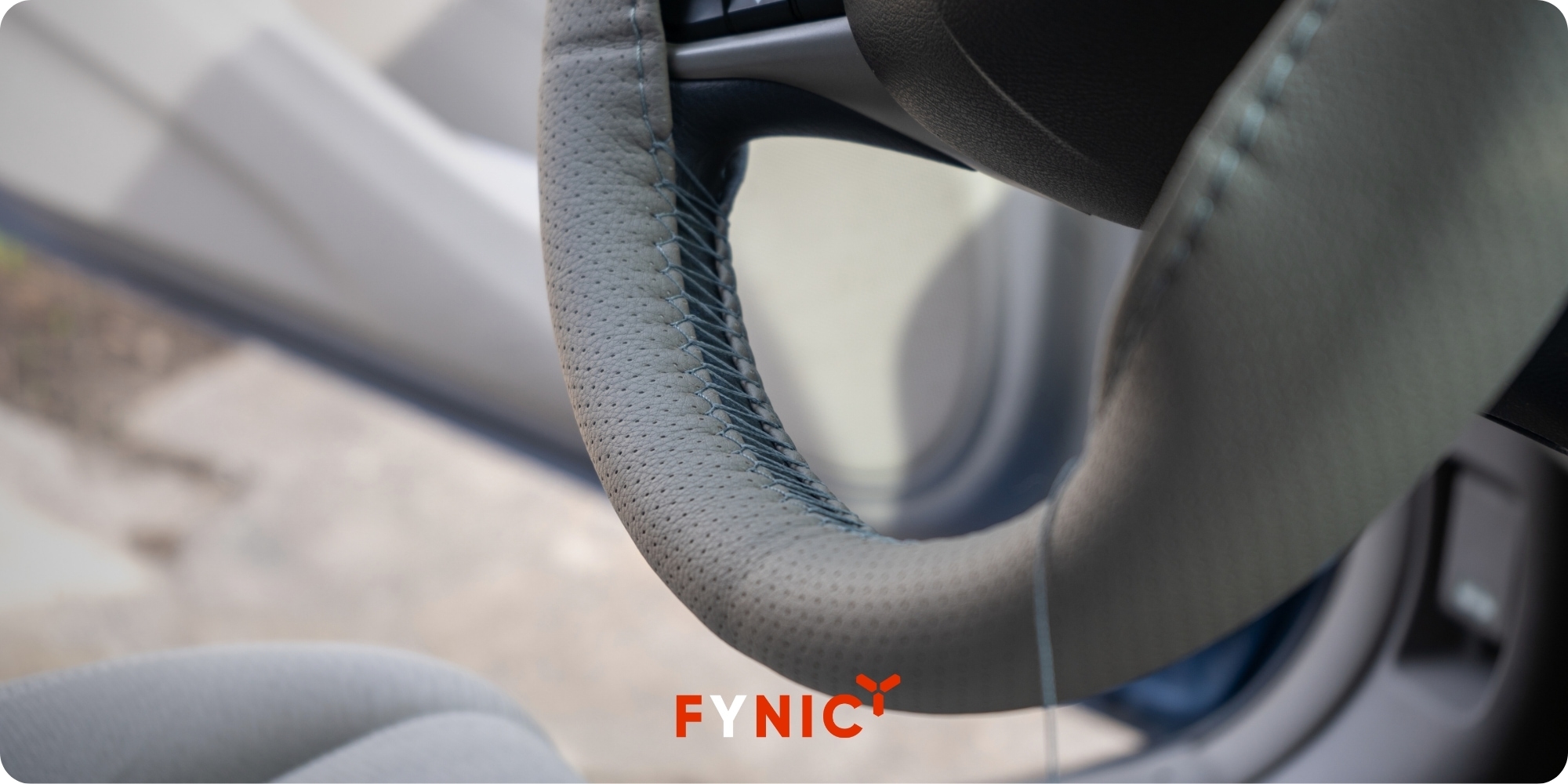 Gợi ý 18 phụ kiện cần thiết cho ô tô, cần lưu ý gì khi chọn 4 Bọc vô lăng là phụ kiện cho ô tô giải quyết những khó khăn