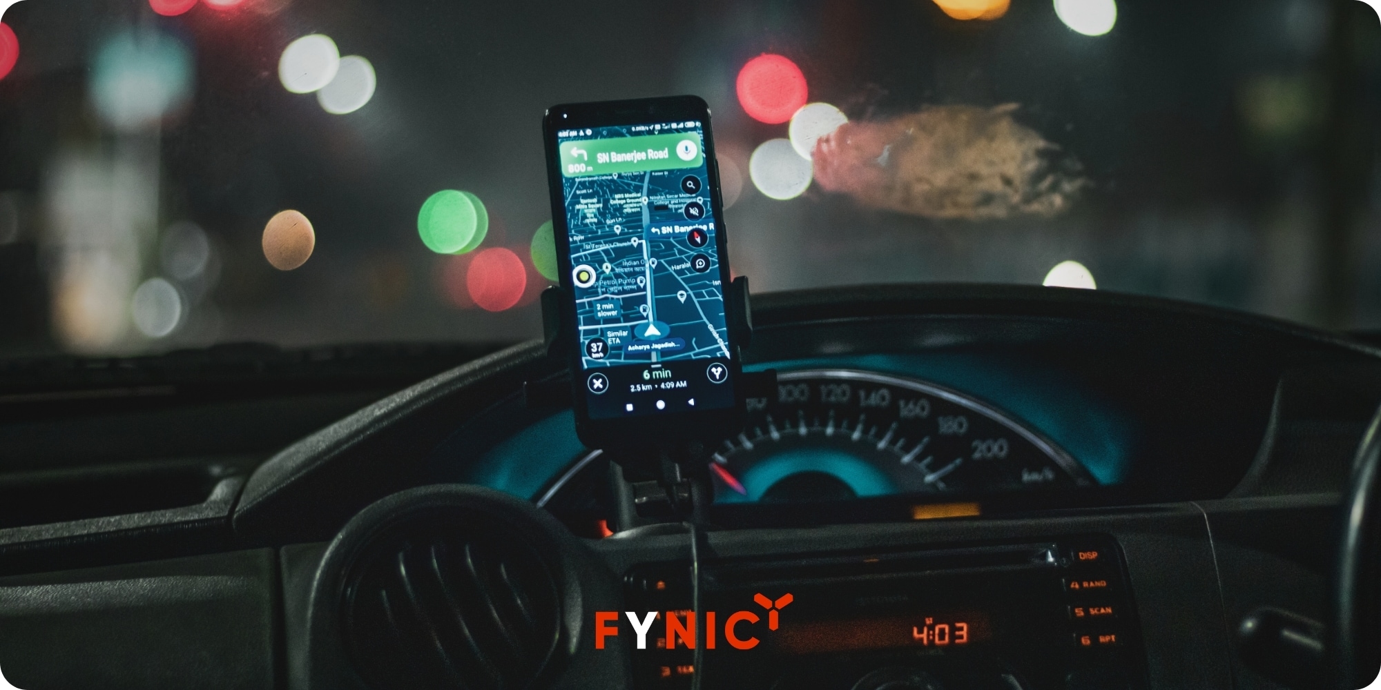 Gợi ý 18 phụ kiện cần thiết cho ô tô, cần lưu ý gì khi chọn 15 Giá đỡ điện thoại ô tô là món phụ kiện đồ chơi xe hơi giúp cố định thiết bị chắc chắn