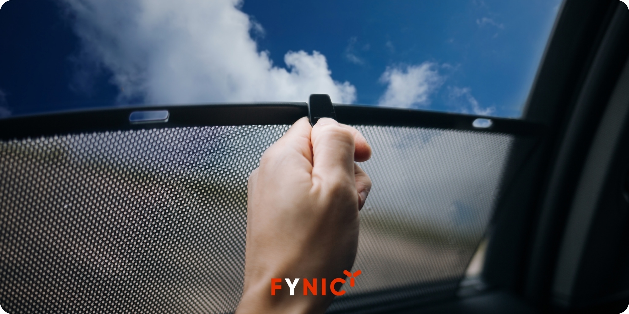 Gợi ý 18 phụ kiện cần thiết cho ô tô, cần lưu ý gì khi chọn 13 Rèm che nắng ô tô giúp chắn ánh nắng trực tiếp giữ không gian luôn mát mẻ