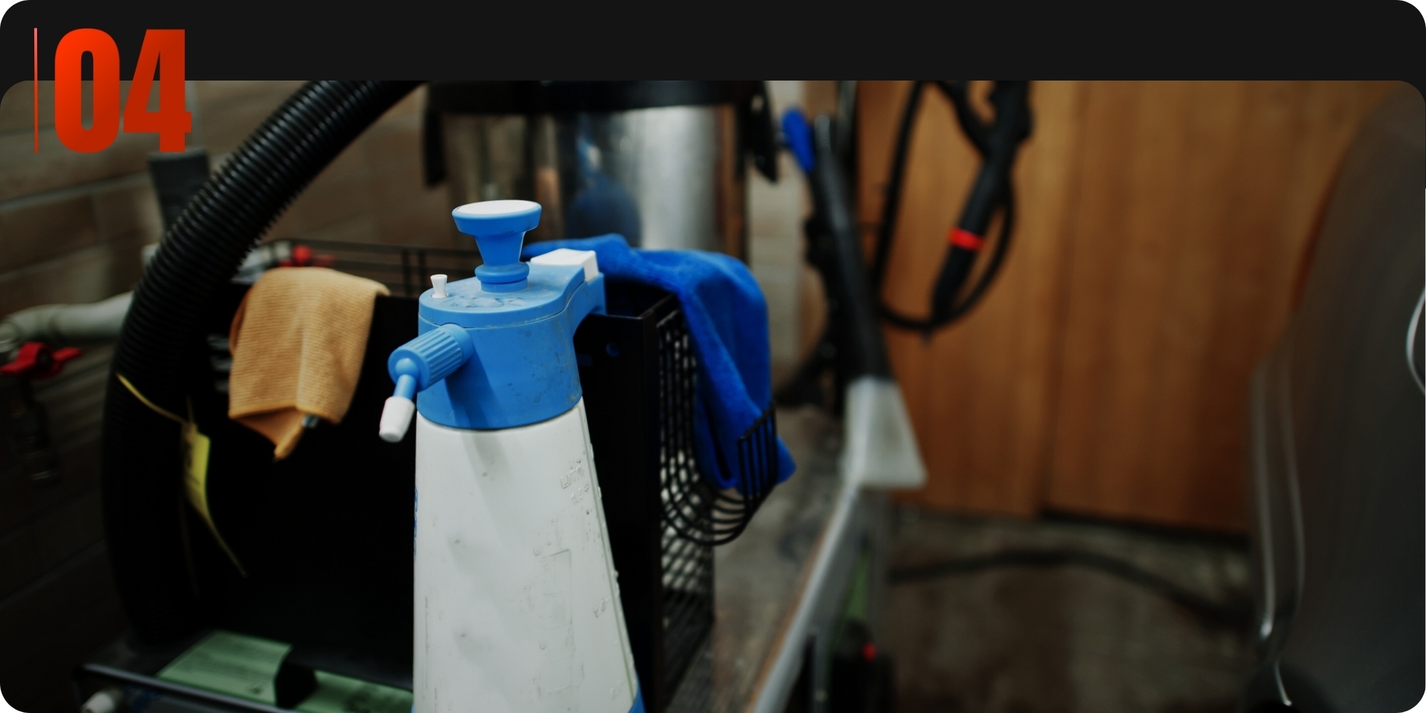 Tiến hành pha dung dịch bôi trơn