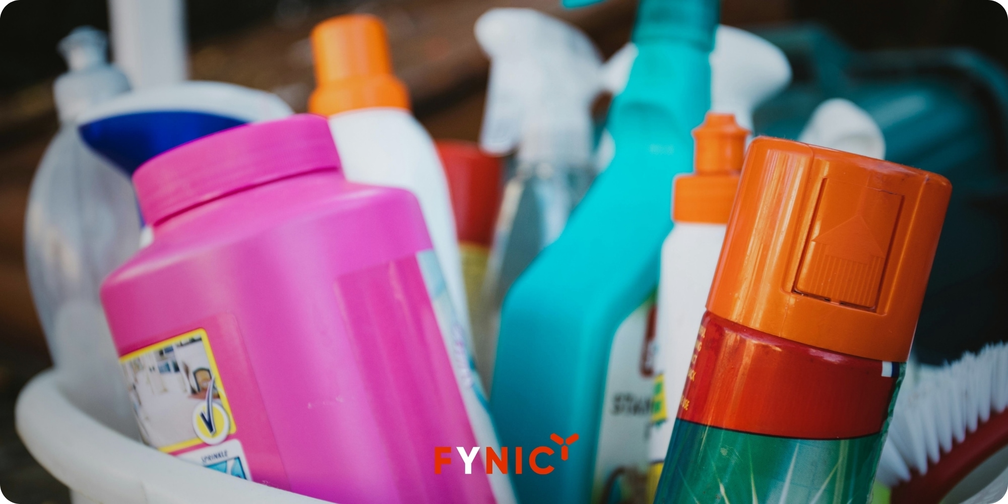 Chọn đúng loại dung dịch vệ sinh xe ô tô là phương pháp quan trọng để bảo vệ sơn xe ô tô