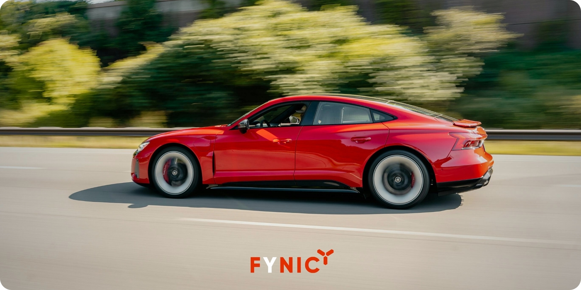 Tìm hiểu về lợi ích khi dán PPF cho ô tô và cách chọn phim đảm bảo chất lượng 5 Miếng dán PPF trong suốt đóng vai trò như lớp “kem chống nắng” cho bề mặt ô tô