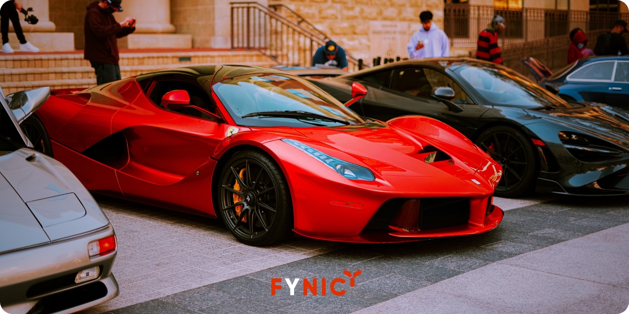 Tìm hiểu về lợi ích khi dán PPF cho ô tô và cách chọn phim đảm bảo chất lượng 2 Phim bảo vệ sơn PPF có thể hiểu như một lớp che chắn cho bề mặt xe