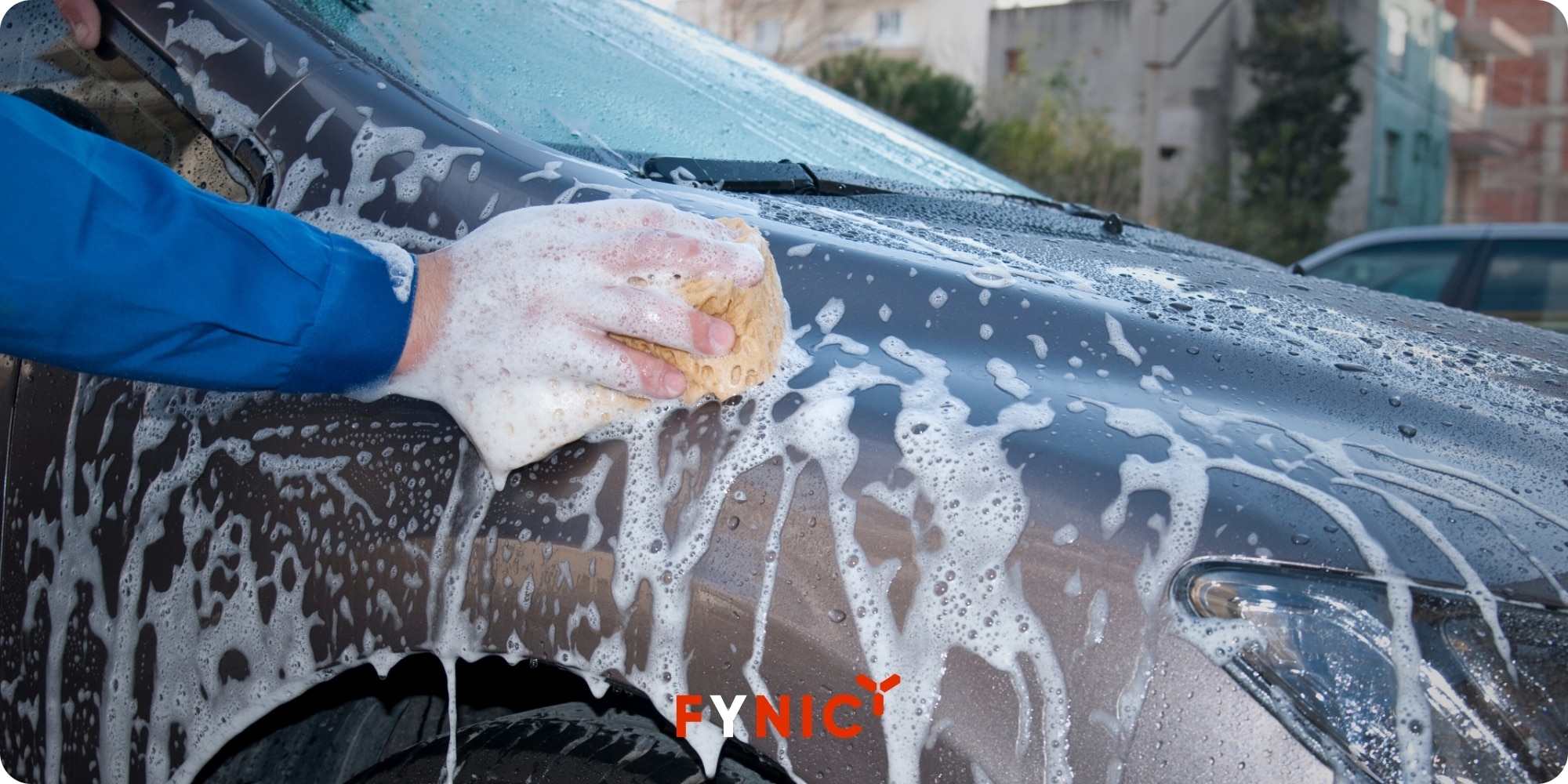 Chia sẻ cách chăm sóc xe ô tô sau khi dán PPF đúng, hiệu quả từ chuyên gia 3 Sau khi dán PPF, việc rửa xe đúng cách giúp giúp độ trong vững độ bền lớp phim